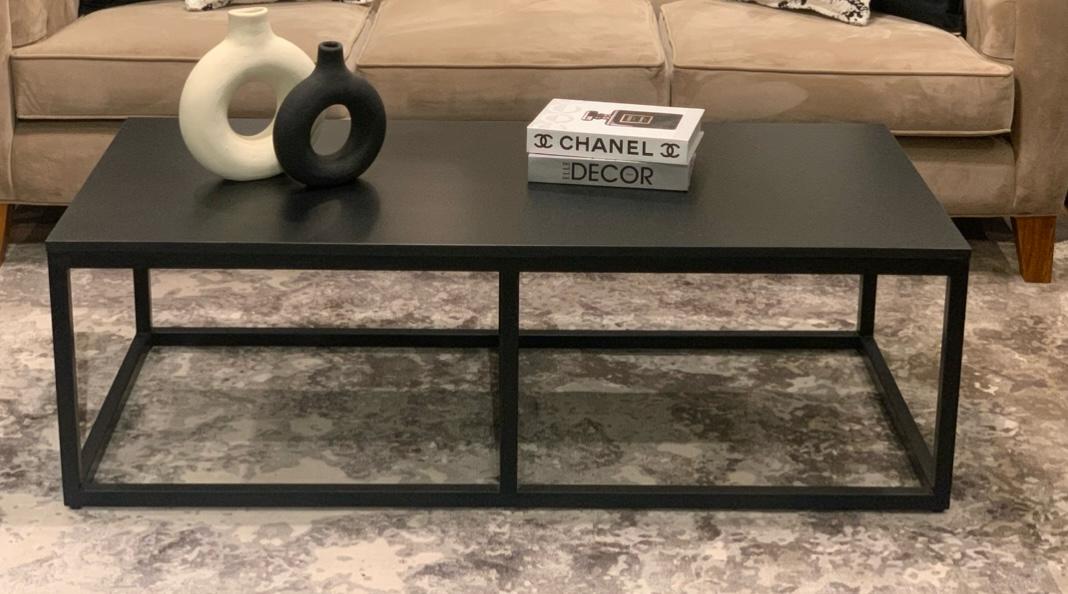 BLACK Table
