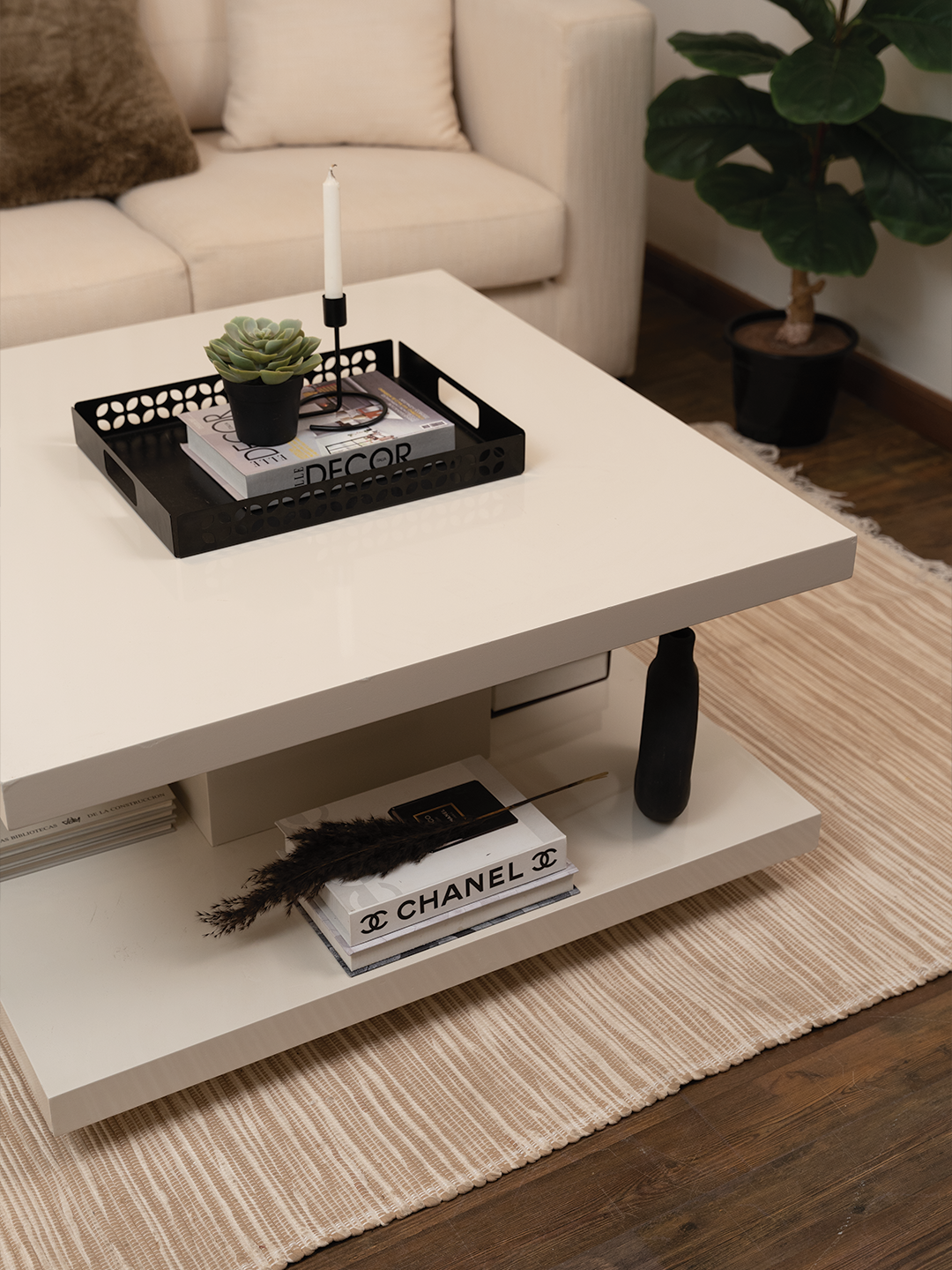 Niche Table