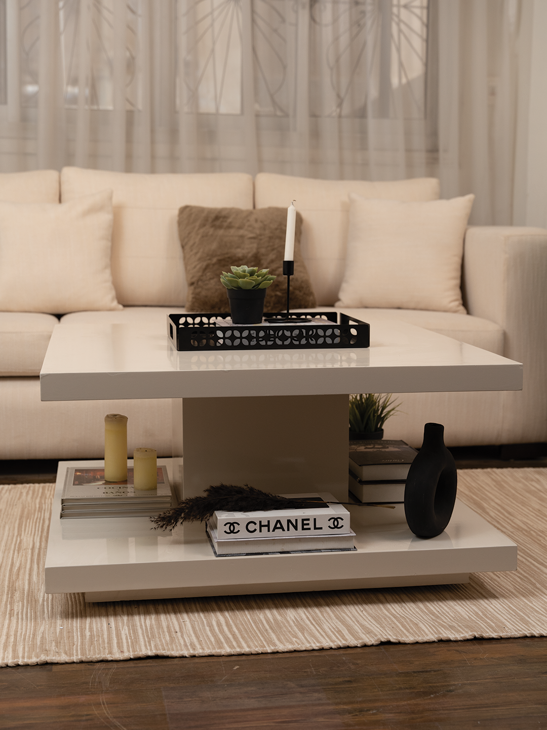 Niche Table